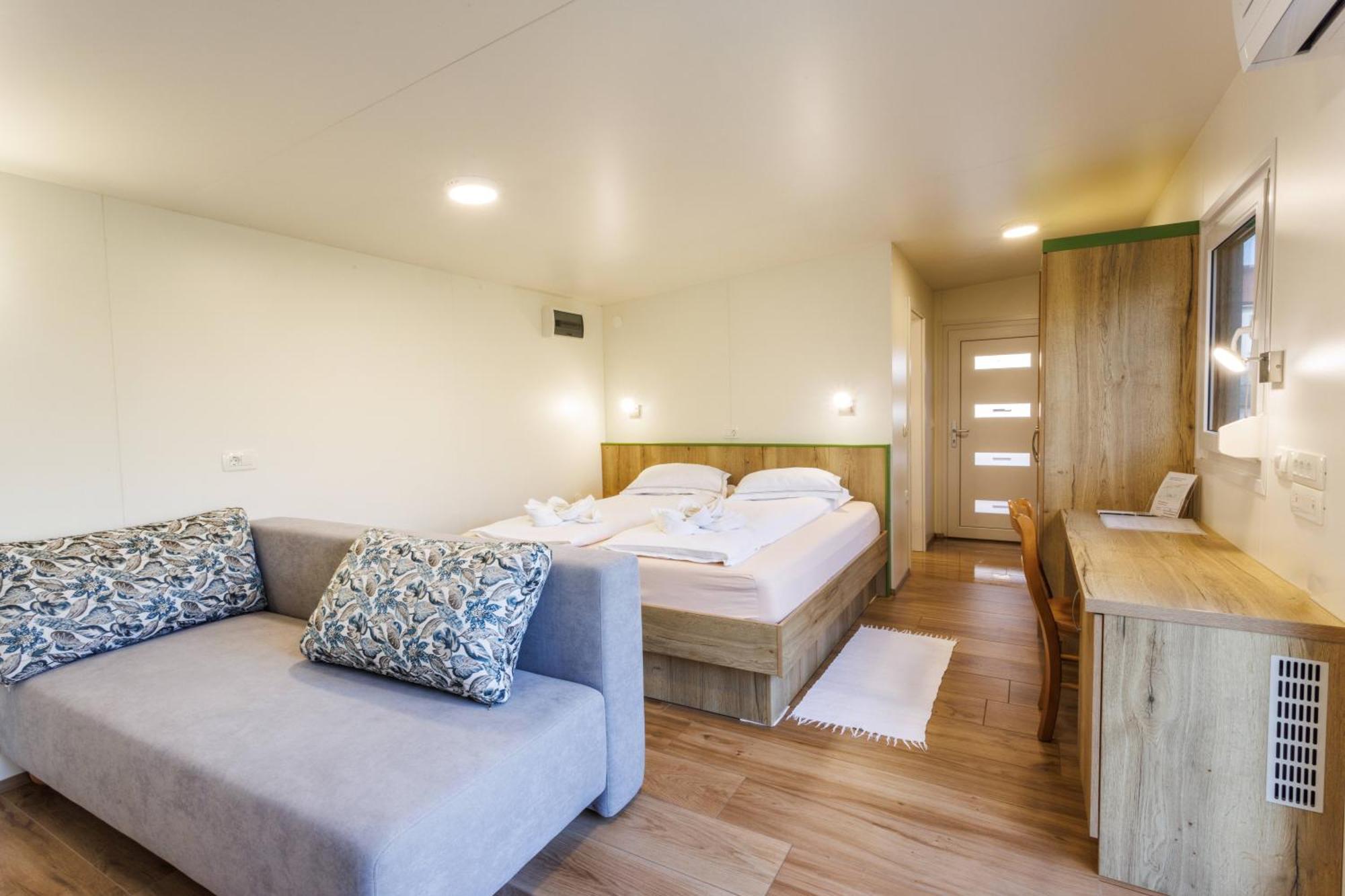 Mobile House Vegov Hram Hotel Dol pri Ljubljani Kültér fotó