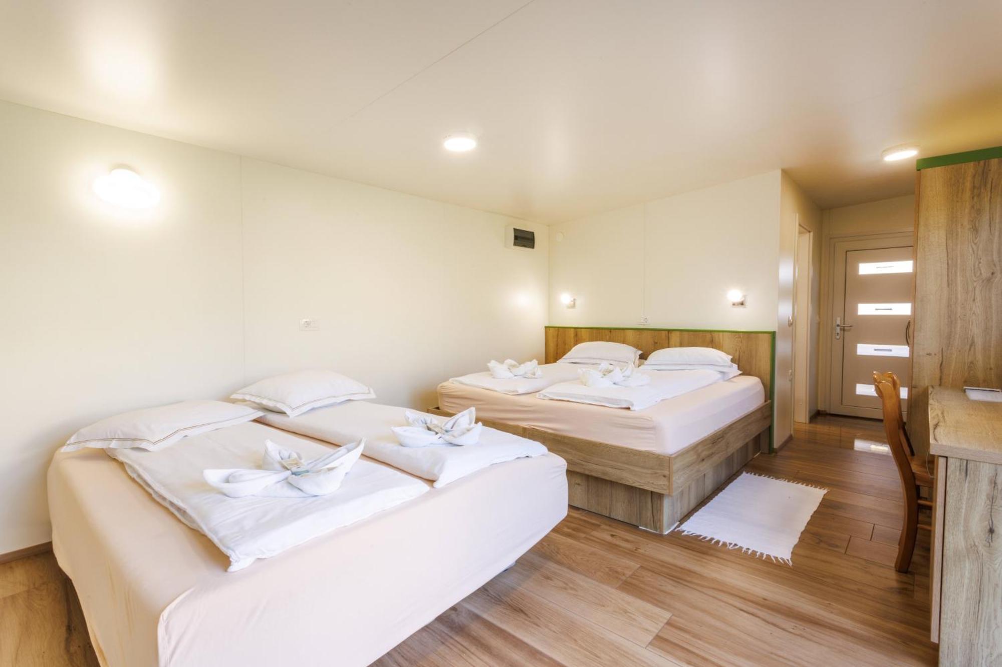 Mobile House Vegov Hram Hotel Dol pri Ljubljani Kültér fotó