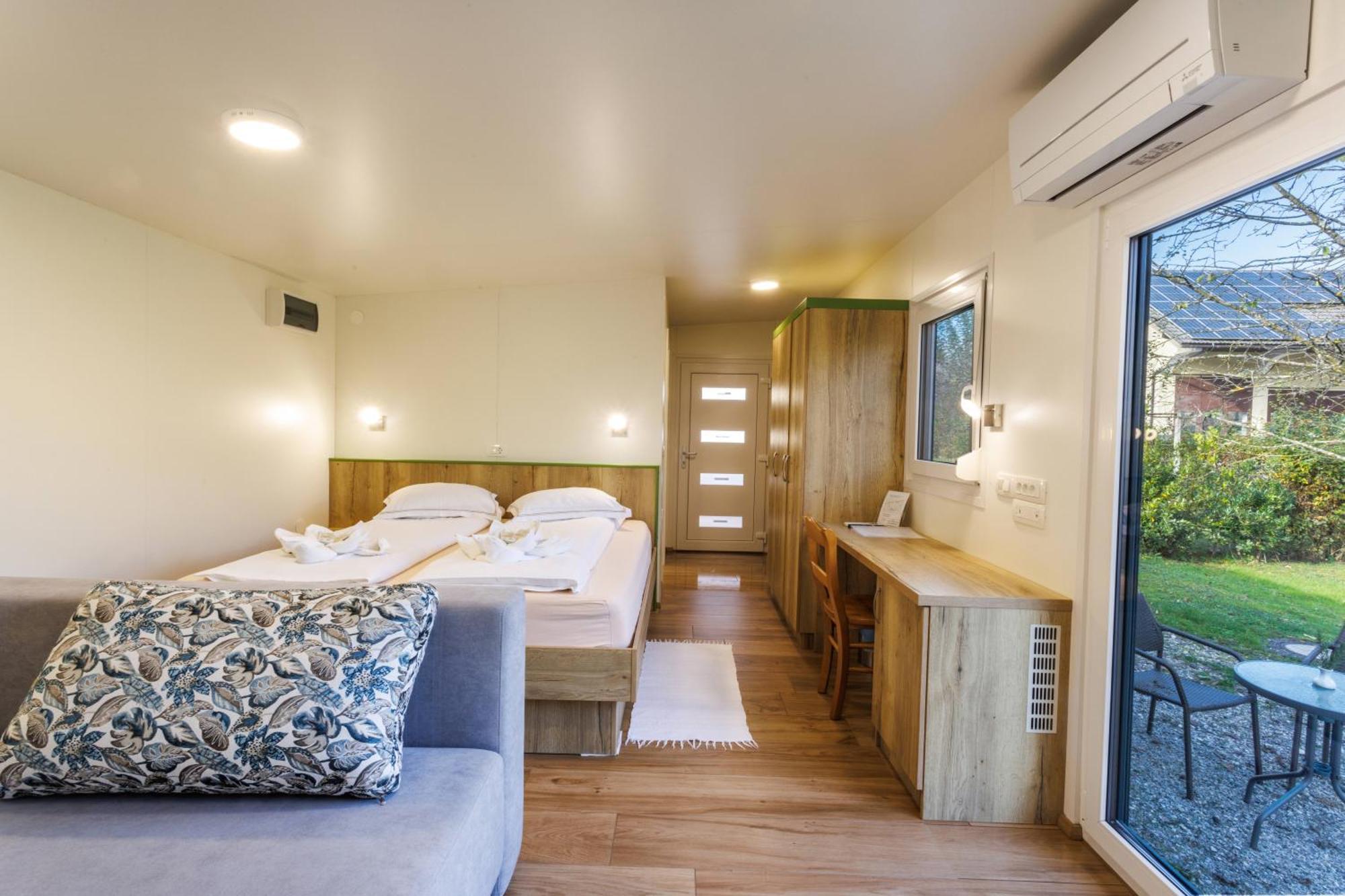 Mobile House Vegov Hram Hotel Dol pri Ljubljani Kültér fotó